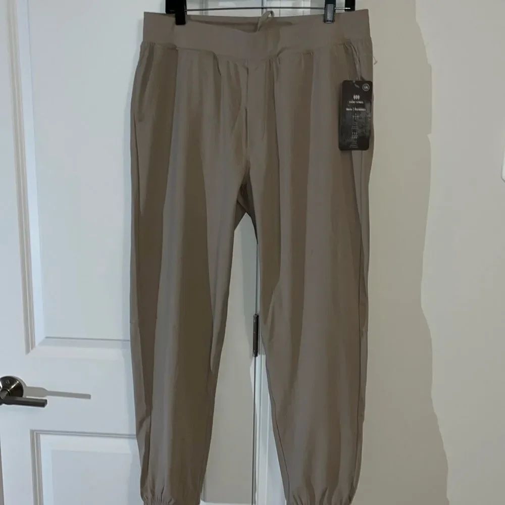 NWT $90 Tan Cory Vines City 4 Way Stretch Jogger Track Pants Sweatpants w/mark
